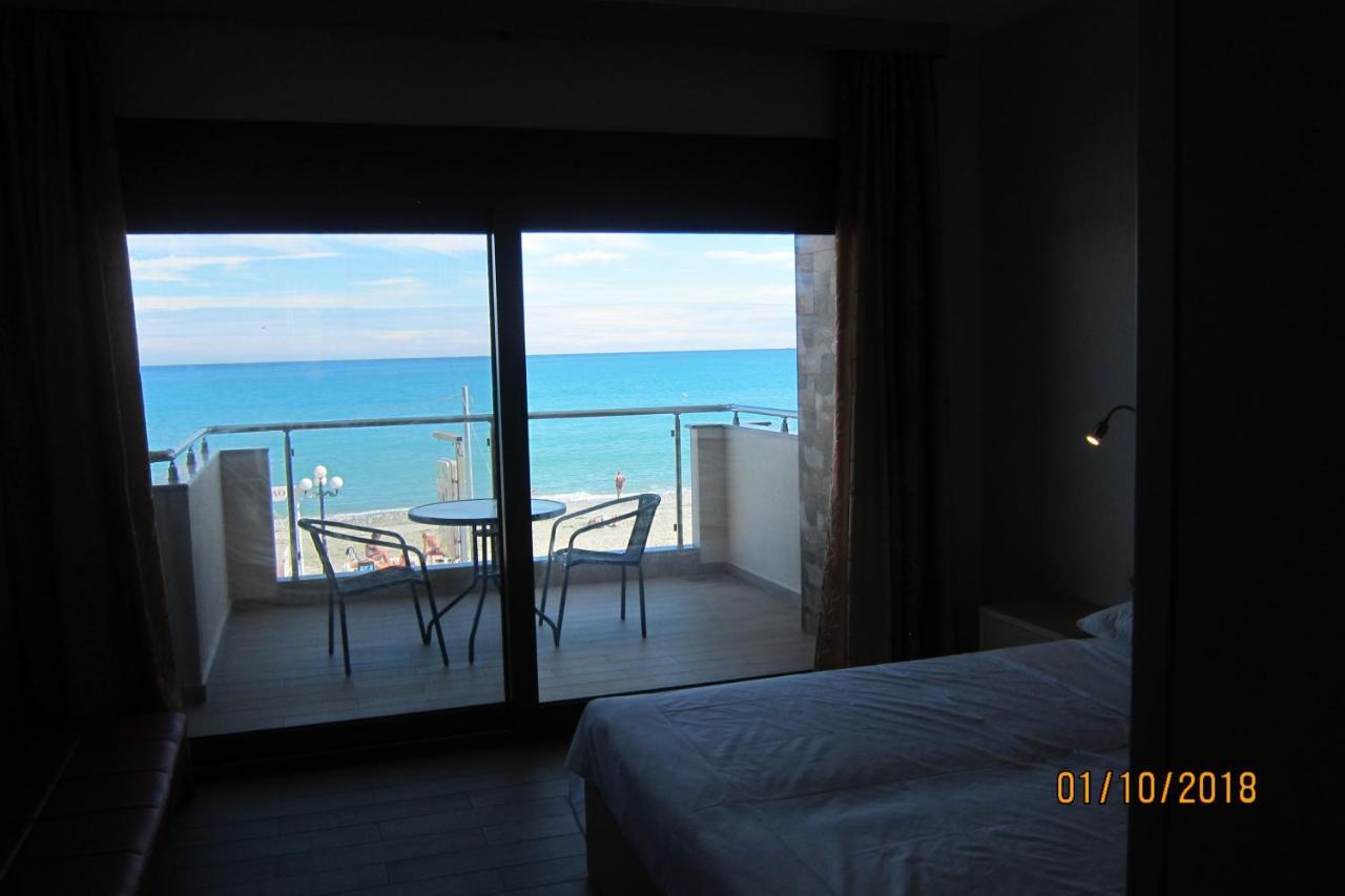 Apartments By The Sea 렙토카리아 외부 사진